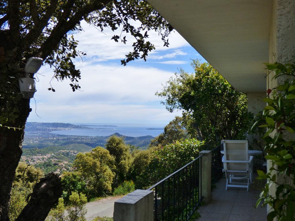 爱斯特尔全海景住宿加早餐旅馆 Saint-Jean-de-l'Esterel 外观 照片