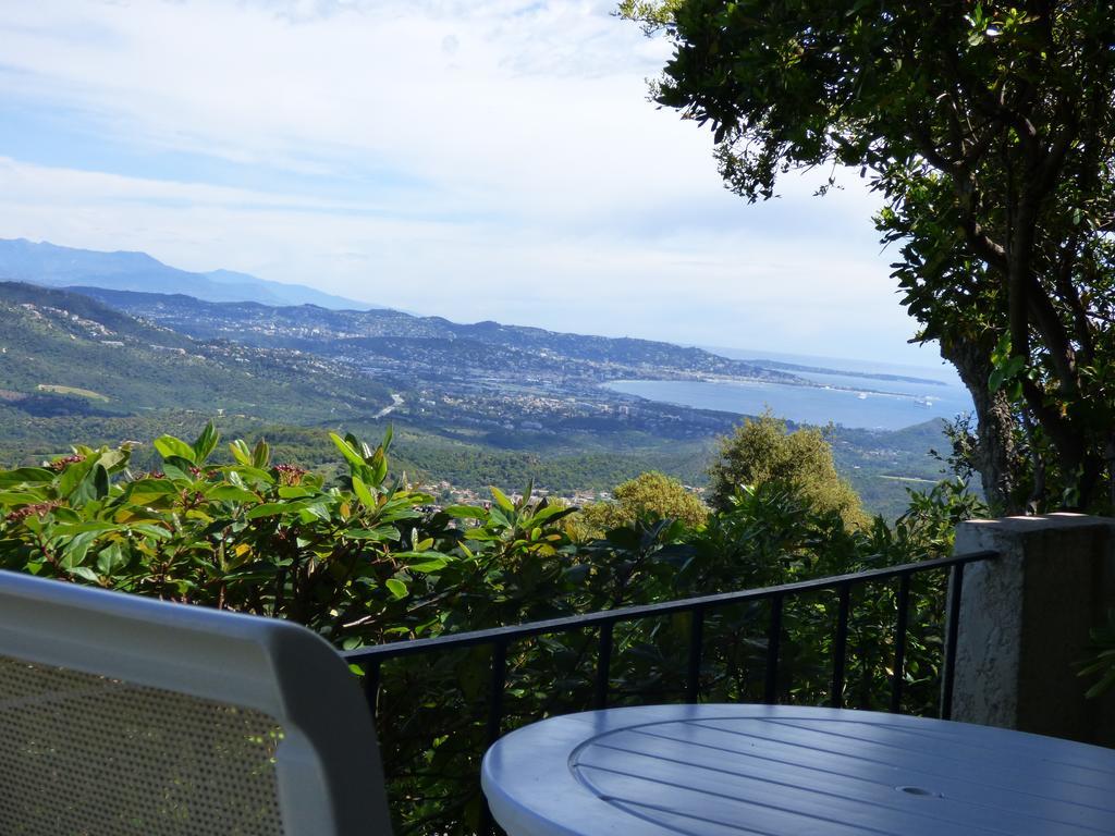 爱斯特尔全海景住宿加早餐旅馆 Saint-Jean-de-l'Esterel 外观 照片
